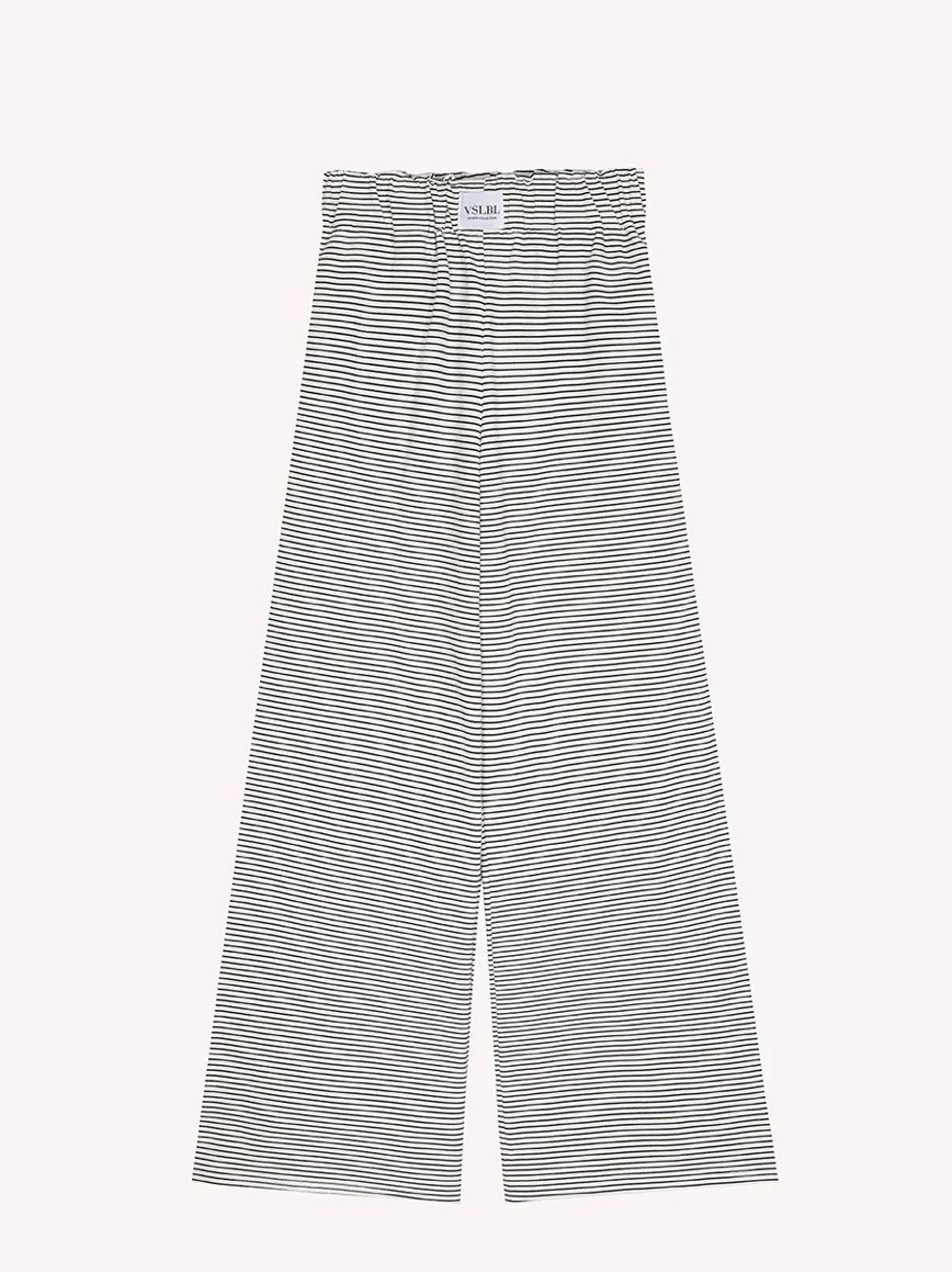 Pantalons: Stoffhose schwarz/weiss gesteift – Neuf (Voir description) à Triesen par dardaleni