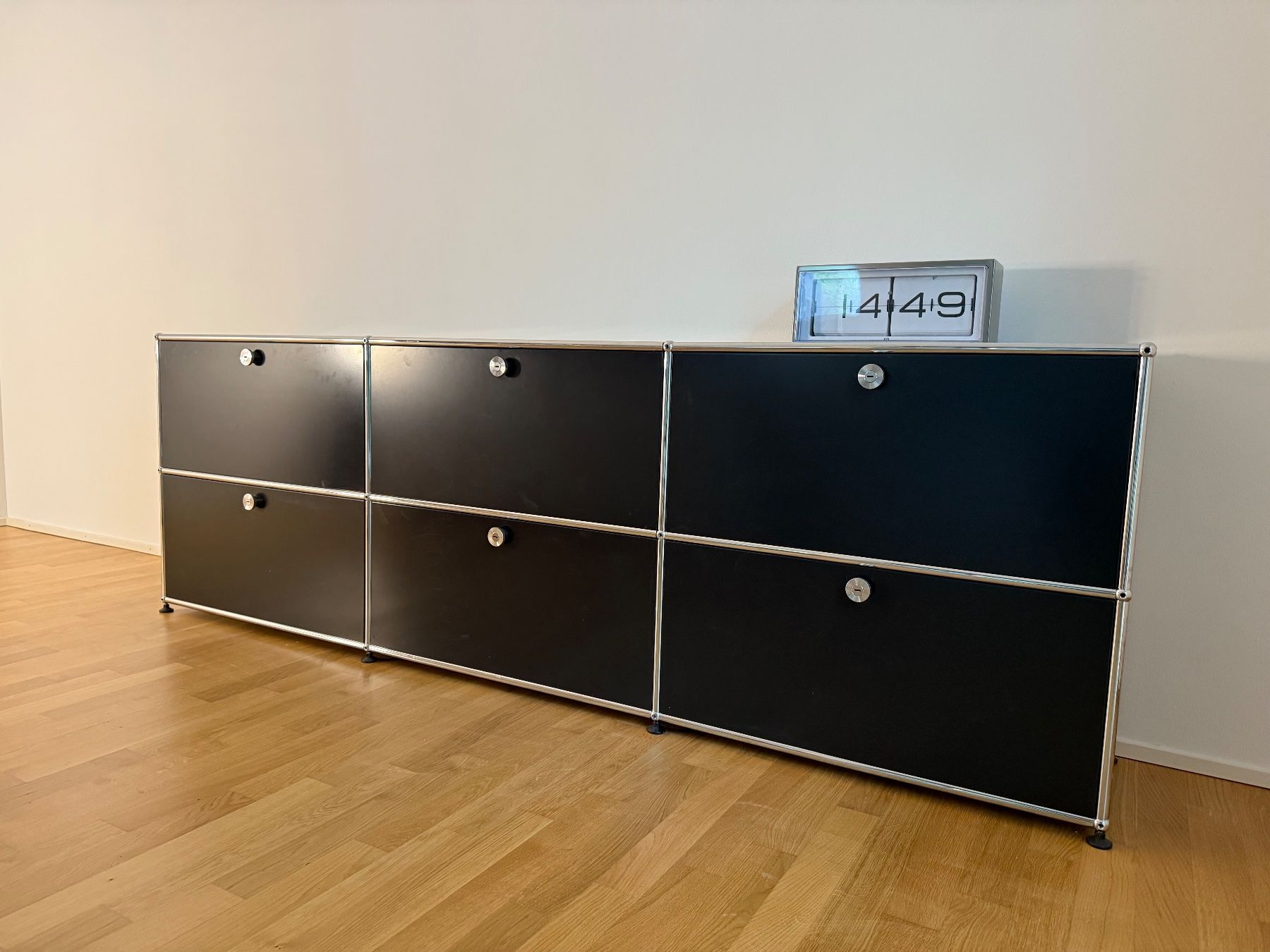 USM Scaffali: USM Haller Sideboard mit 6 Klappen, schwarz – Usato da Zürich venduto da ERATOMIUM 1