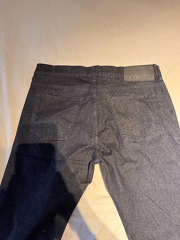 Pantaloni: Hose Baldessarini  – Usato da Regensdorf venduto da Jazmyn307 2