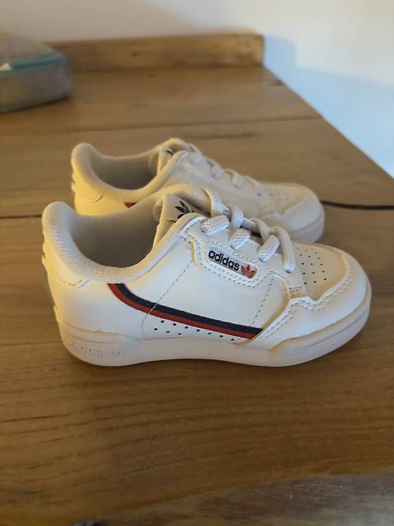 Scarpe per ragazzi: Scarpe Adidas nuove 23 – Usato da massagno venduto da sar_8cdn