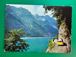 Am Klöntalersee - Oldtimer-Bus