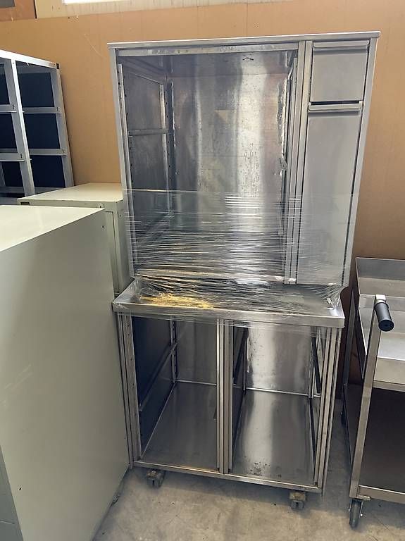 Allestimento di negozi e stand fieristici: Diverse Untermöbel Chromstahl Gastro  – Usato da Burgdorf venduto da dkwhummel