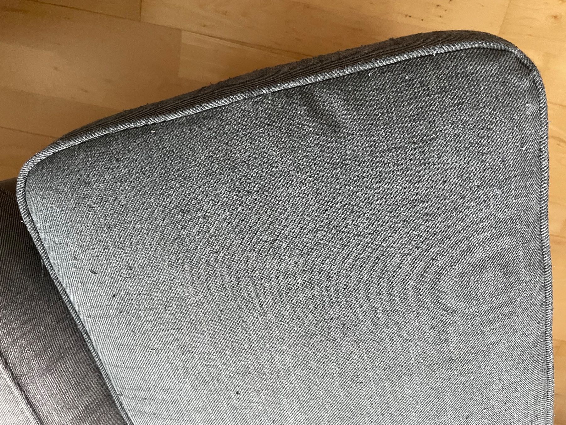 Poltrone: IKEA STRANDMON repose pieds gris – Usato da Sierre venduto da Ruyfigas 2