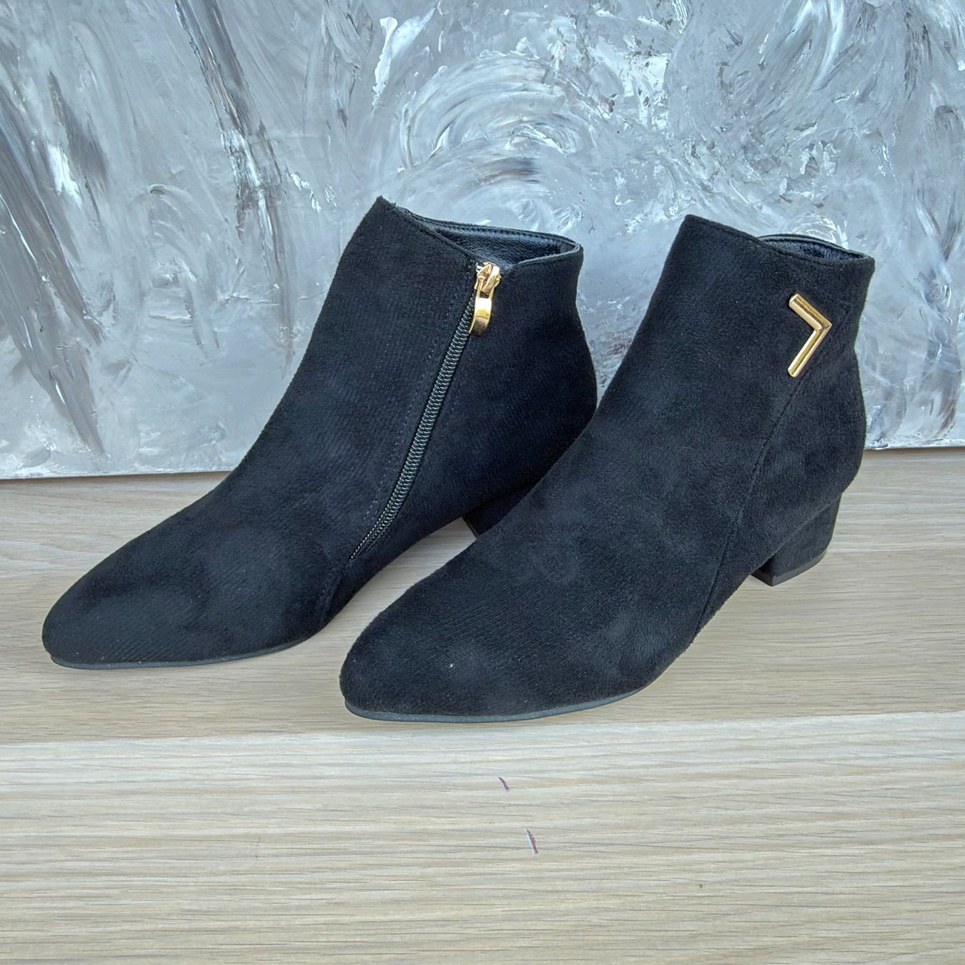 Scarpe da donna: Bottines suédine noires a talon – Usato da Thônex venduto da BrYu 1