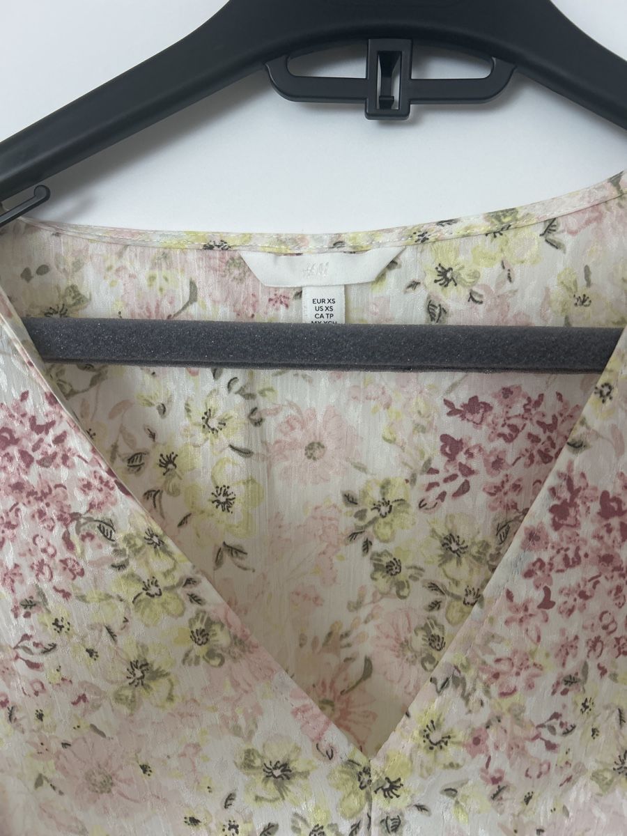 H&M Blusen: Oberteil Bluse H&M Gr. XS – Gebraucht aus Fraubrunnen von alne777 1