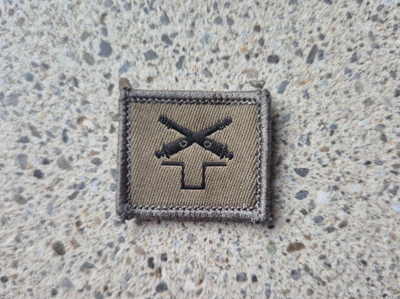 Schweizer Armee Placchette & Badge: *** Funktionsabzeichen Festungstruppen mit klett *** – Nuovo (secondo la descrizione) da Riedholz venduto da fr_sIruP