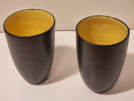 2 Keramikbecher, innen gelb, Handarbeit, 1950er-Jahre!