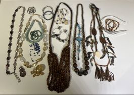 Lot de bijoux fantaisie