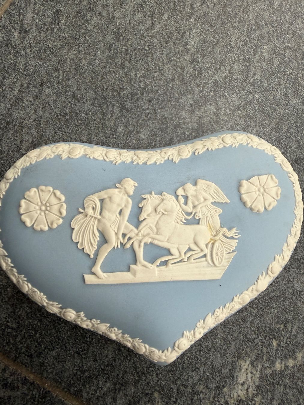 Tutte le decorazioni: Wedgewood Herz Dose Schmuckdose hellblau Schatulle Schmuck – Usato da Otelfingen venduto da Markthalle_C 1
