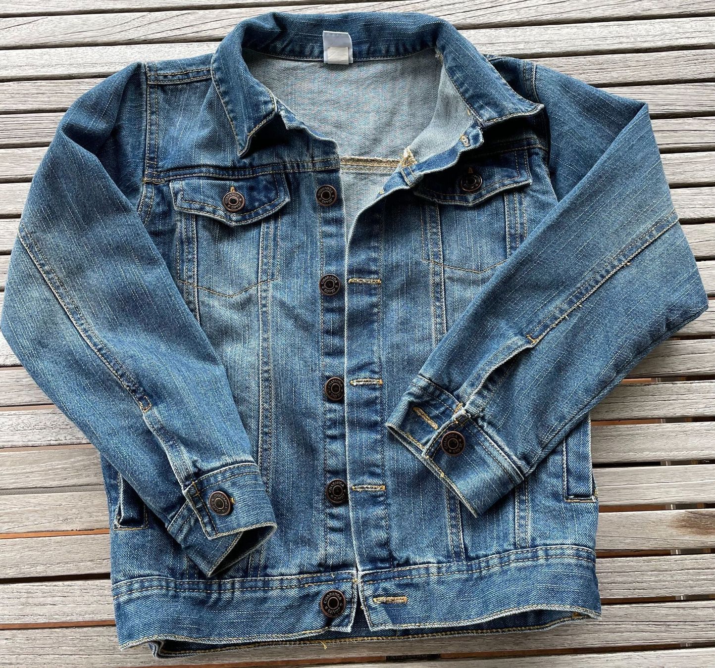 Giacche & Cappotti: Mädchen Jeansjacke von Charanga Gr. 128 – Nuovo (secondo la descrizione) da Schaffhausen venduto da London114