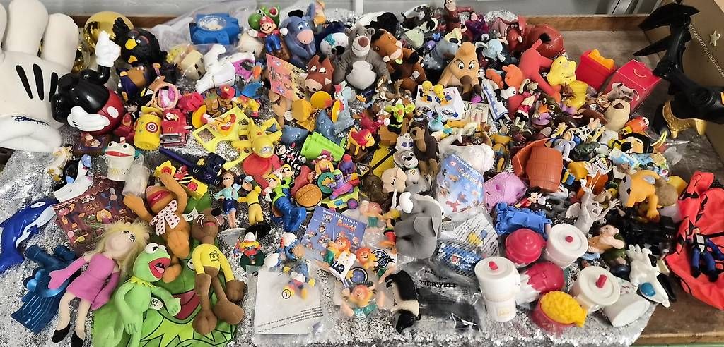 Mc Donald's Giocattoli: Riesige Happy Meal Sammlung 90er – Usato da Uznach venduto da ssmiy