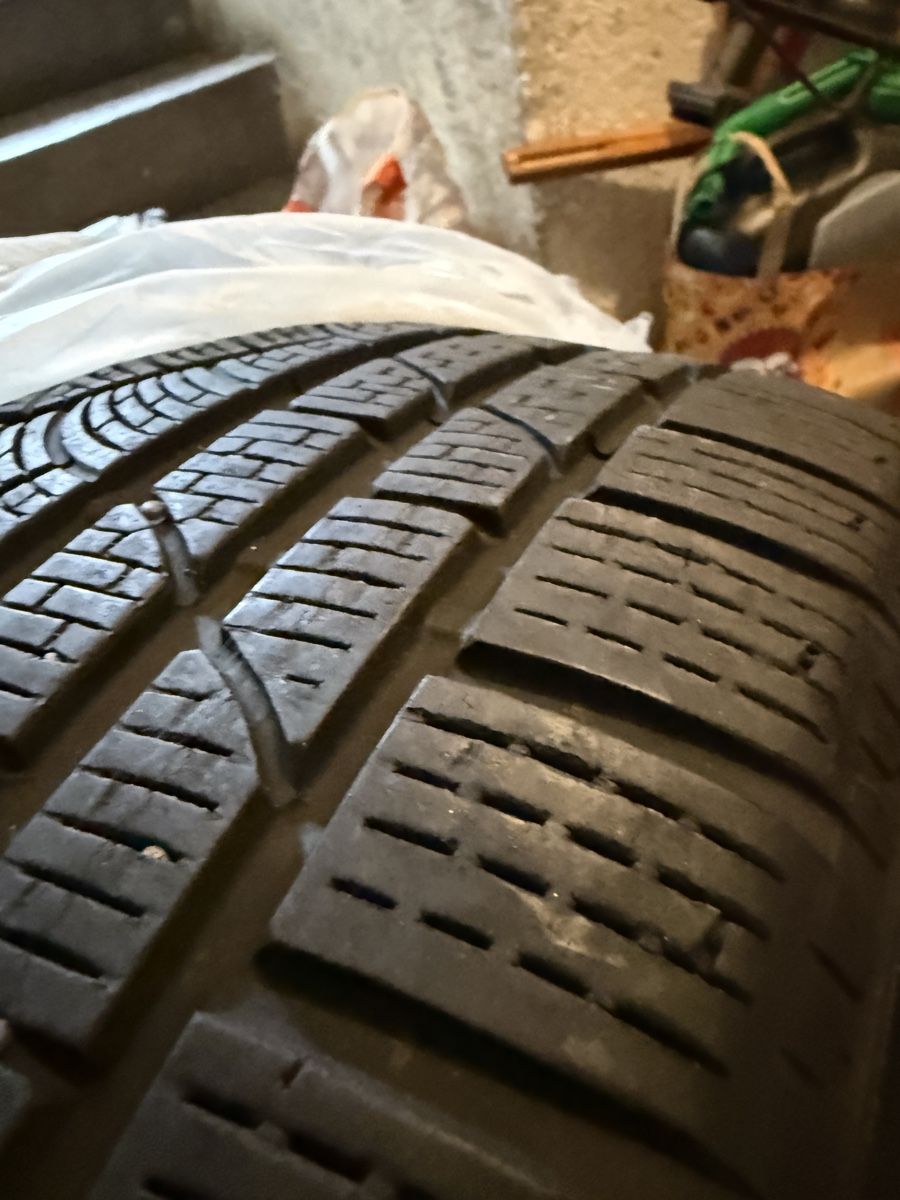 Pneus & Kompletträder: BMW Winterrad 225/50 R17 94H M+S Run Flat. – Gebraucht aus Zürich von X99 1
