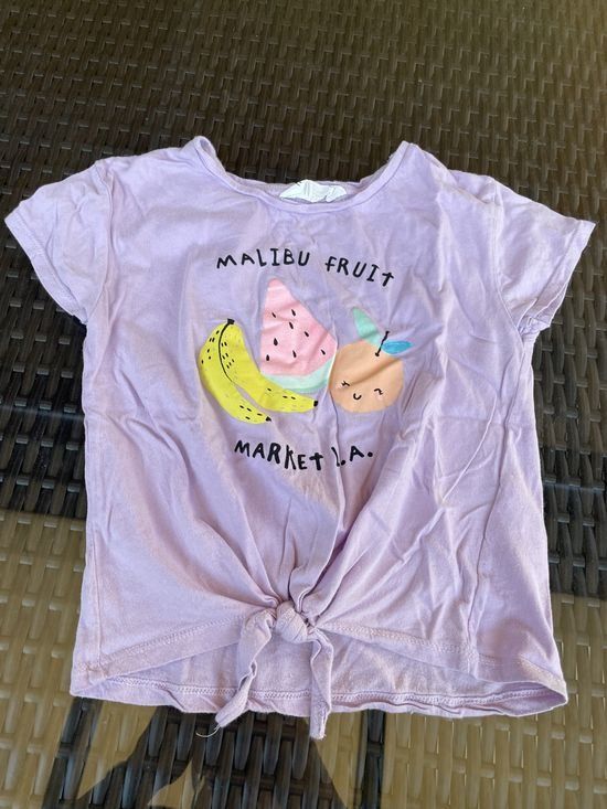 Camicette, T-shirt & Top: Mädchen T-Shirt mit Früchte 122/128 – Usato da Bergdietikon venduto da antovale