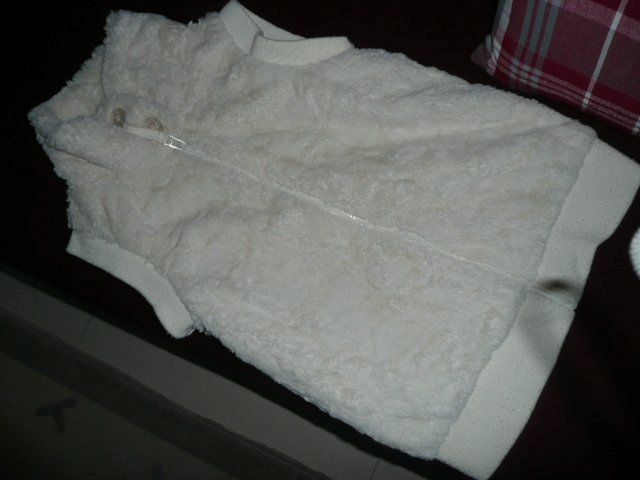Altro abbigliamento per bambina: Kuschelweste und Strickjacke – Usato da Zug venduto da falama 1