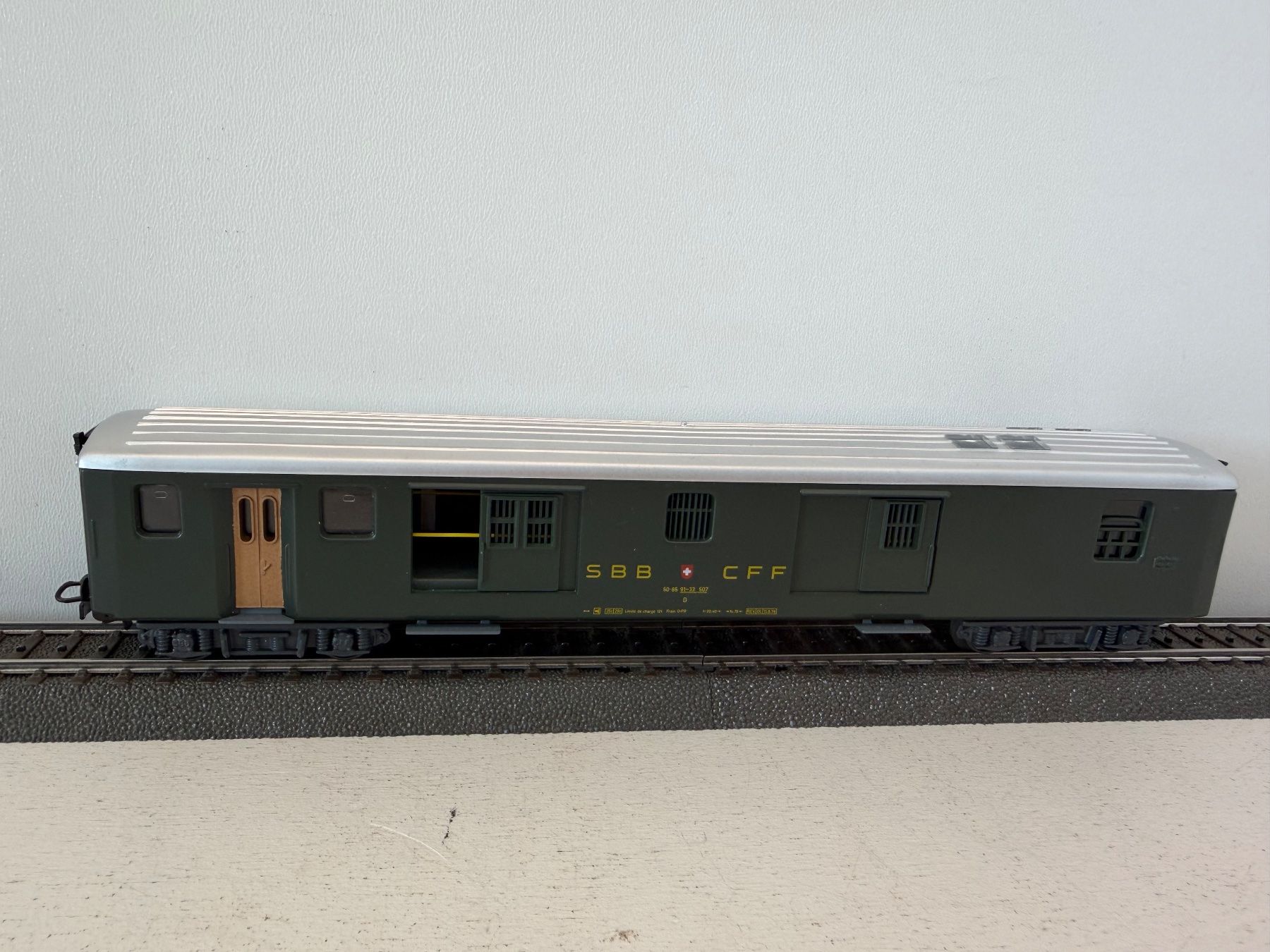 Hag Modelleisenbahnen: HAG 411 Gepäckwagen SBB DC – Gebraucht aus Büsserach von ModellbahnDepot 2