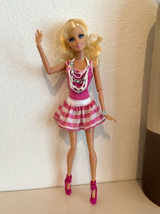 Barbie articulée  Acheter sur Ricardo