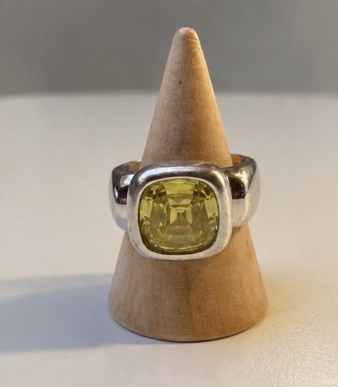 Ringe: Silberfarbener Ring mit gelbem Stein – Gebraucht aus Birr von lor-05