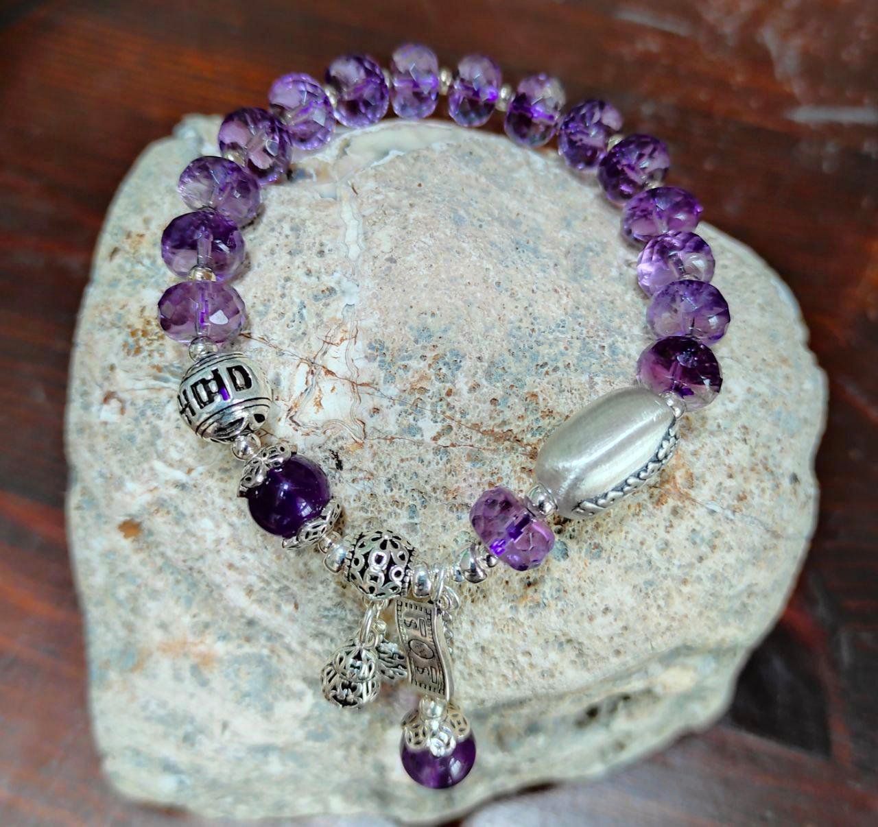 Bracciali & Braccialetti: ST. SILBER 925 ECHT AMETHYSTST. ARMBAND MP 22,8 G. ELAST. – Nuovo (secondo la descrizione) da Weiningen ZH venduto da actera