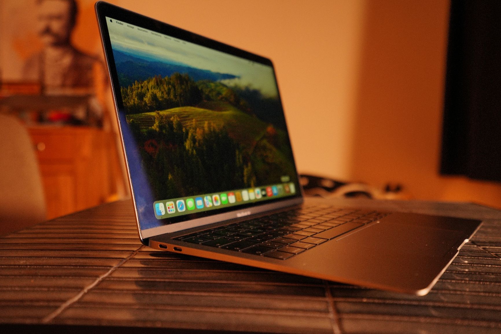 Apple Notebook: Apple MacBook Air 16 GB RAM Space Grey – Usato da Biberist venduto da Volo28 3