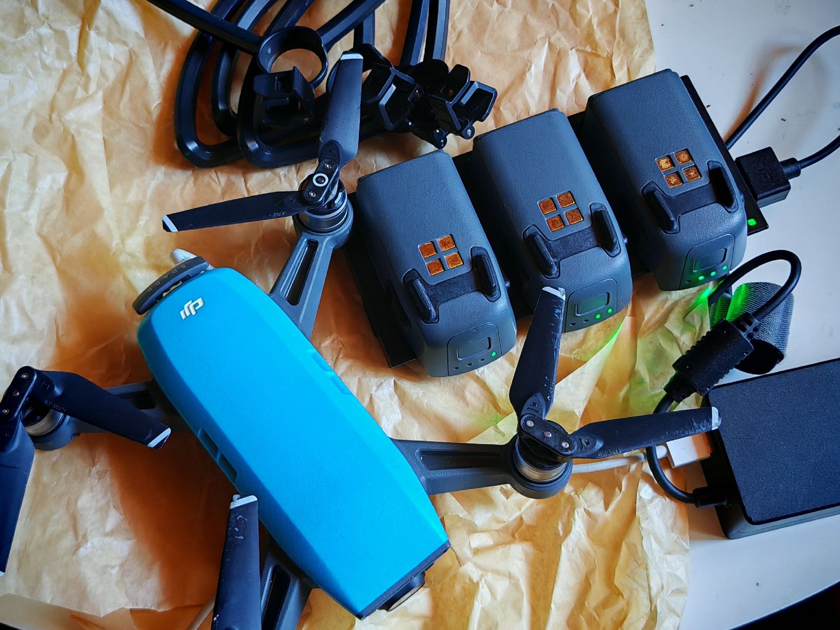 DJI RC Modellbau: DJI Spark Fly more Combo – Gebraucht aus Saxon von Menfinbon 1