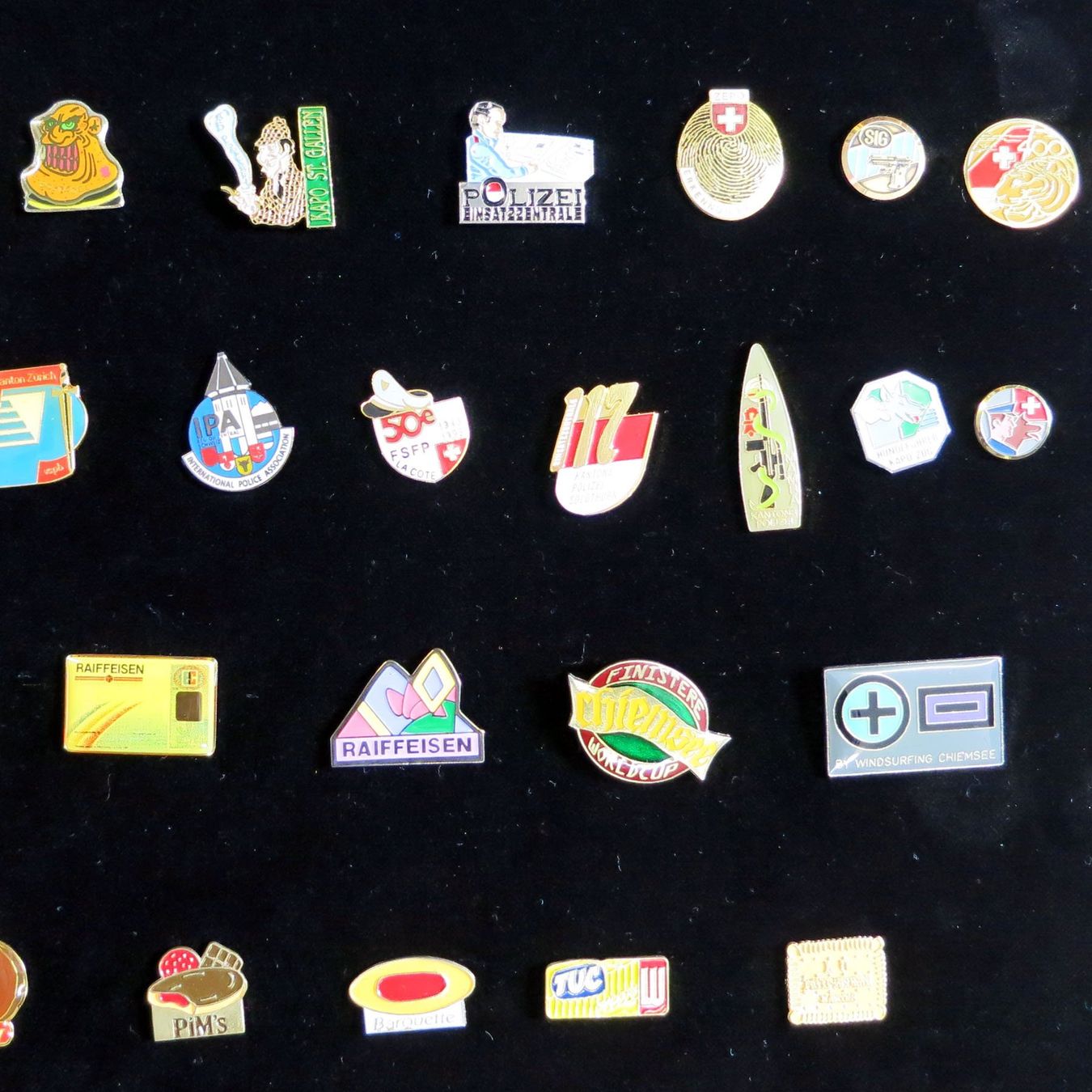 Placchette & Badge: Einmalige Pin-Sammlung mit alten Stücken. – Nuovo (secondo la descrizione) da Steinhausen venduto da Kristall022 4