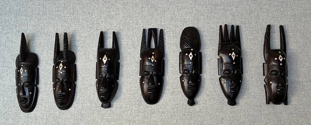 Arte internazionale: Masques Africain  – Nuovo e nell'imballaggio originale da Etoy venduto da v1california