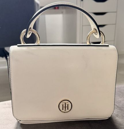 Tommy Hilfiger Tasche, neuwertig, weiss mit Wechselgurt!