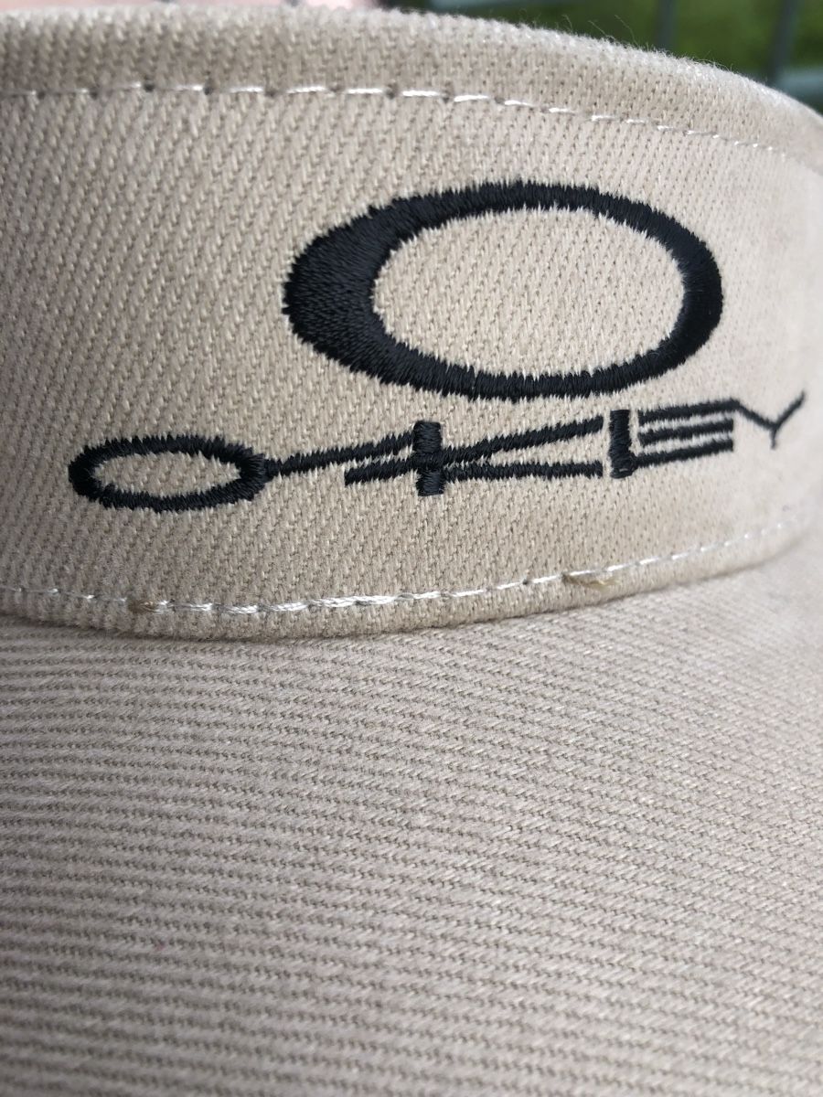 Oakley Hüte, Mützen & Caps: vintage Oakley visor cap – Gebraucht aus Fribourg von ann_l9b7 5