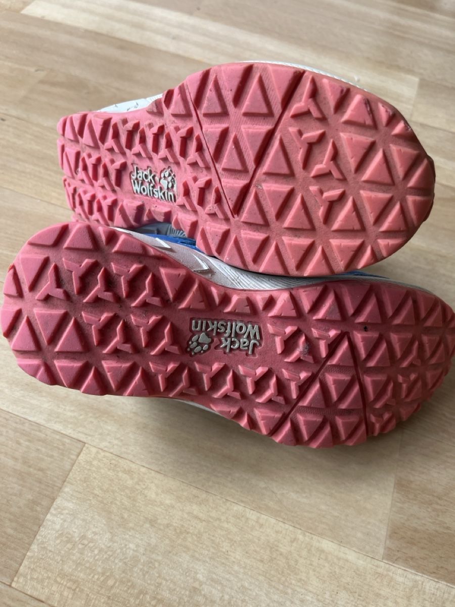Jack Wolfskin Scarpe per ragazze: Trekkingschuhe Jack Wolfskin Gr 30 – Usato da Zürich venduto da Deyaso 1