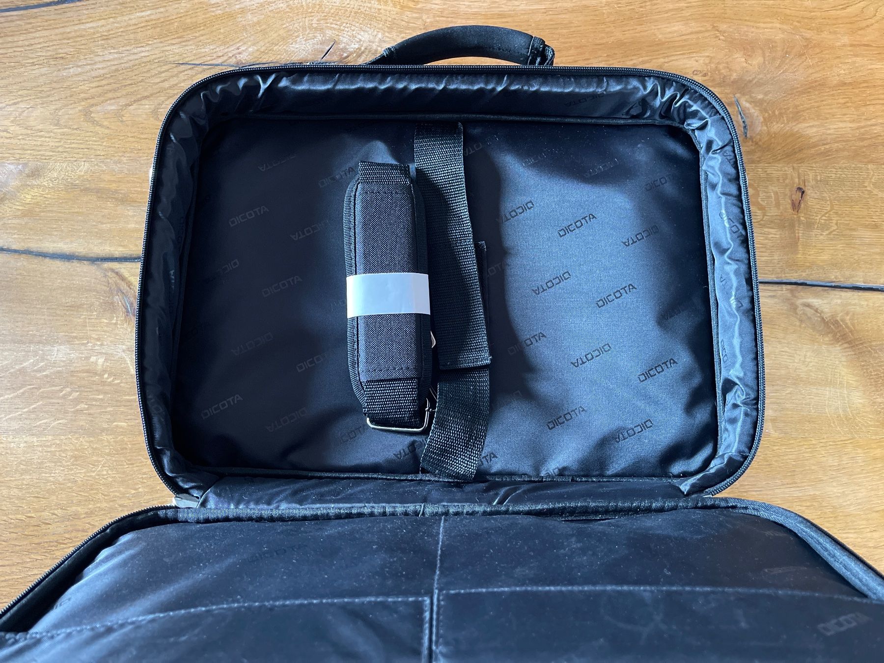 Valigie & Borse: Laptop Tasche – Nuovo (secondo la descrizione) da Krattigen venduto da Chasseur3 1