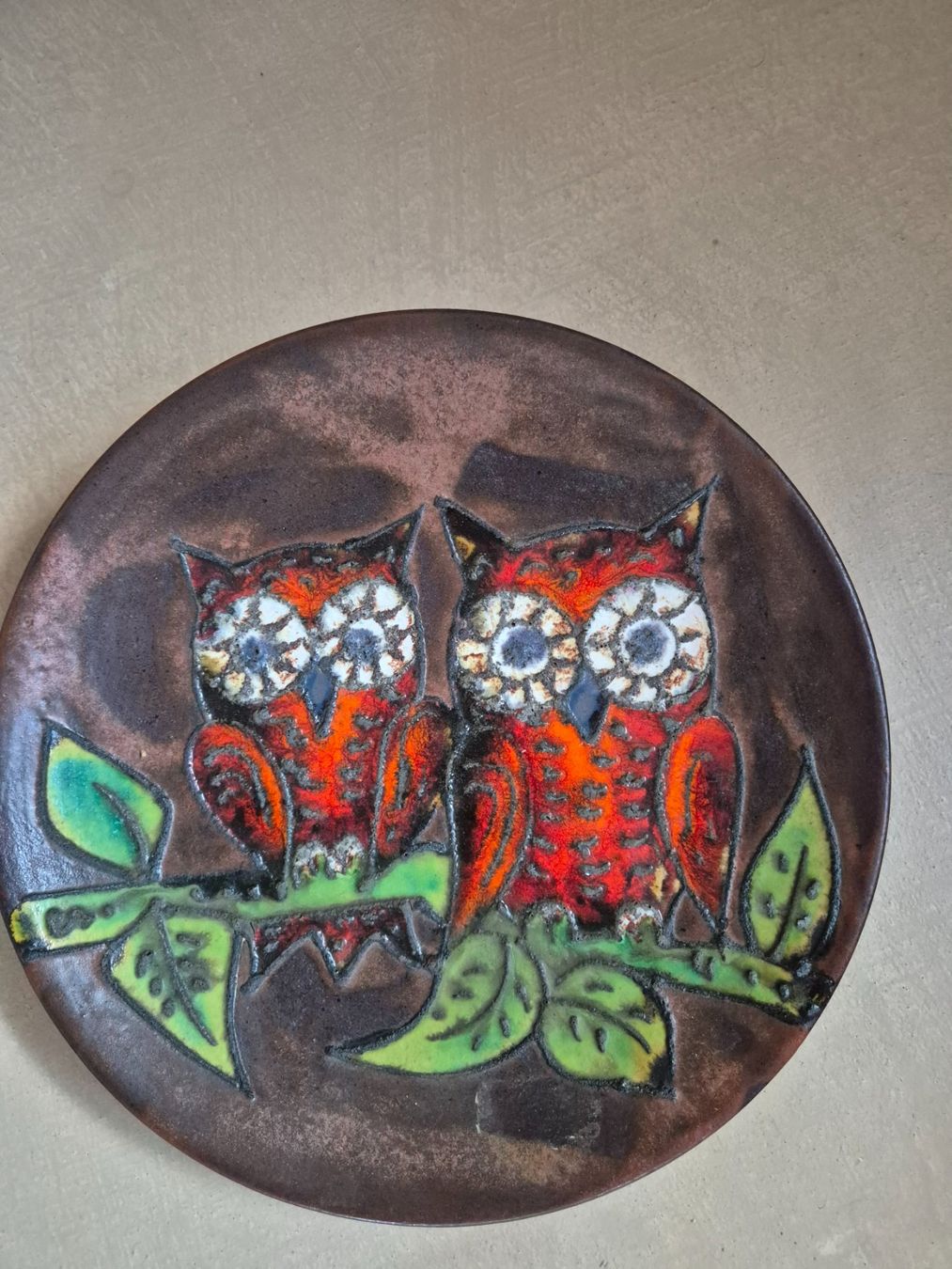 Assiettes: Wandteller braun mit Eulen – D'occasion à Dietikon par grafad