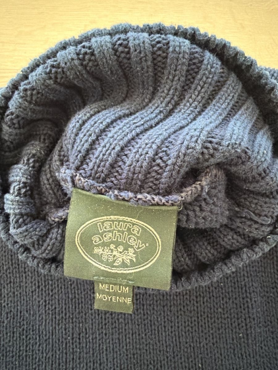 Laura Ashley Maglioni & Felpe: Rollkragenpullover Laura Ashley Baumwolle dunkelblau M – Usato da Au ZH venduto da eac_gm25 1