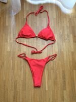 Maillot de bain rouge deux pièces