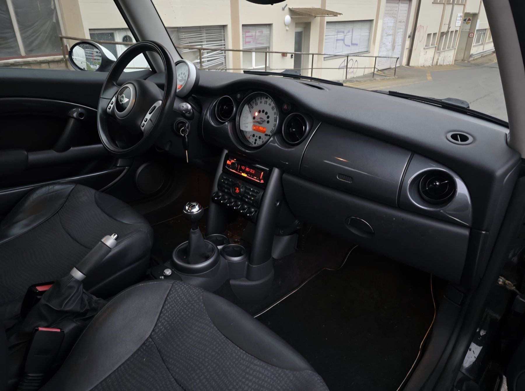 Mini Autos: Mini Cooper 1.6i, 190000 Km, 2003 Jg – Gebraucht aus Obernau von san_876m 4