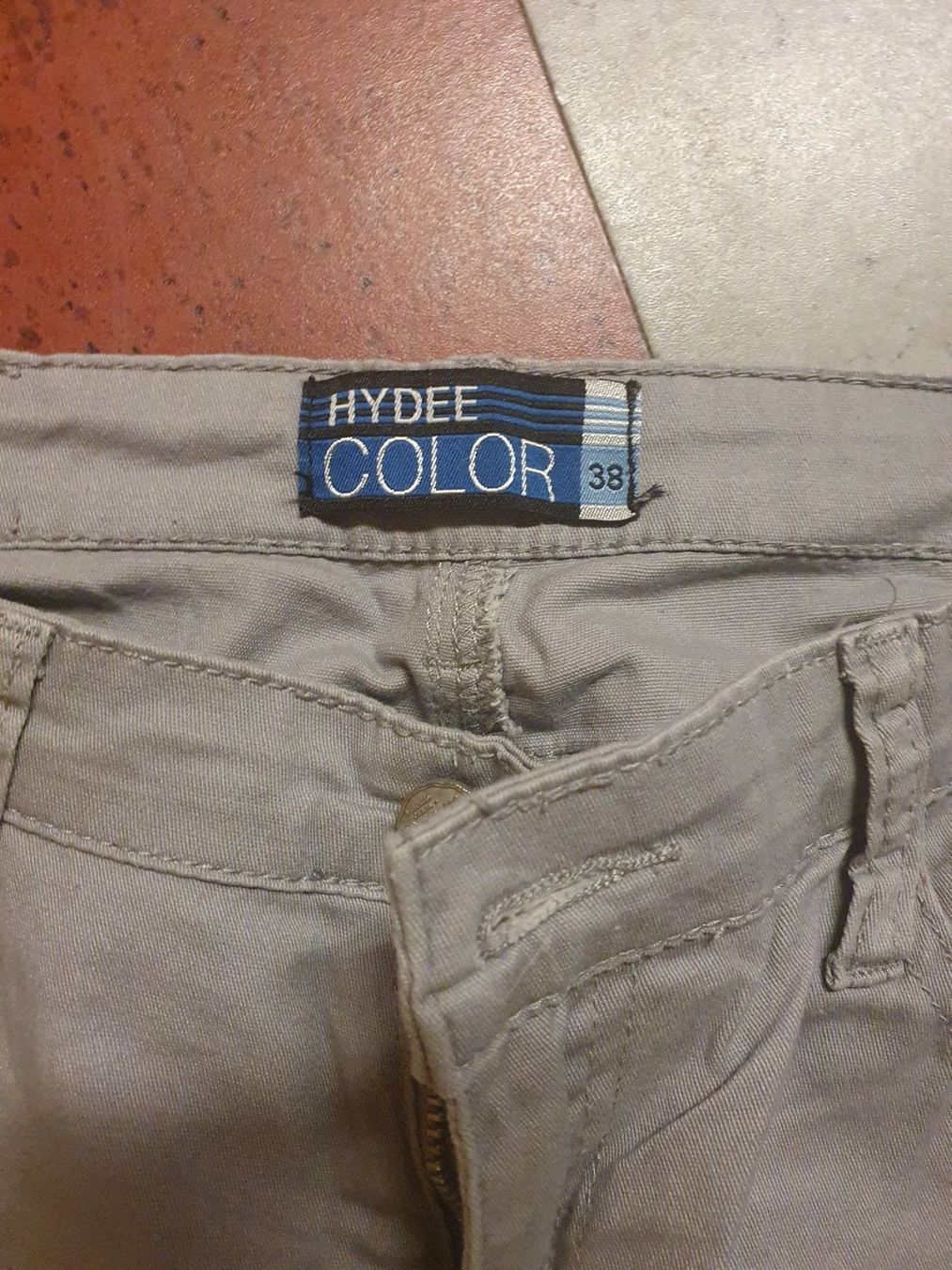 Pantaloni: Hosen – Usato da Moosseedorf venduto da Sonnenschein.. 1