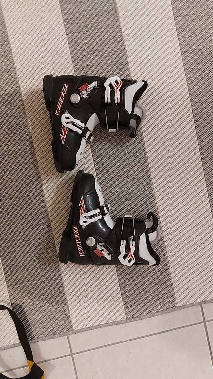 Tecnica Scarpe per ragazzi: Skischuhe GRösse 25.5mm – Usato da Bottighofen venduto da TobiasKlein