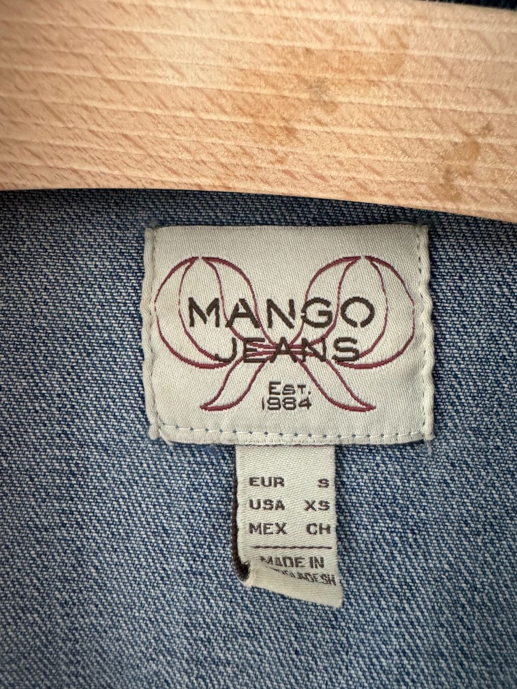 Mango Giacche: Jeans Jacke Blau Mango – Usato da Trélex venduto da stripedthrift 2