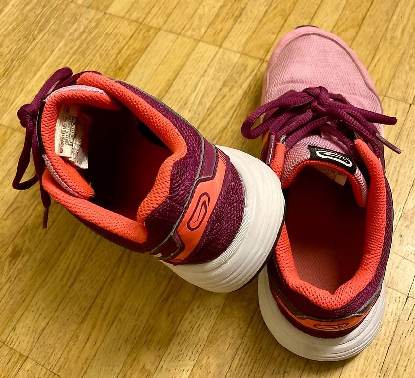 Scarpe da donna: Neuwertige Turnschuhe Grösse 38 – Usato da Hedingen venduto da inf_mjl7 4
