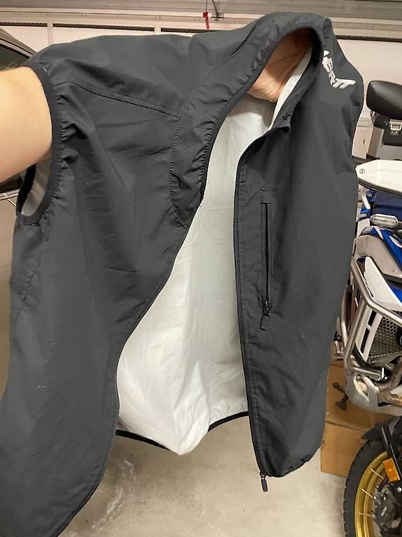 Leatt Schutz & Schoner: Leatt Body Protector 5.5 + RaceVest Lite Windweste – Gebraucht aus Siebnen von fer_9f66 2