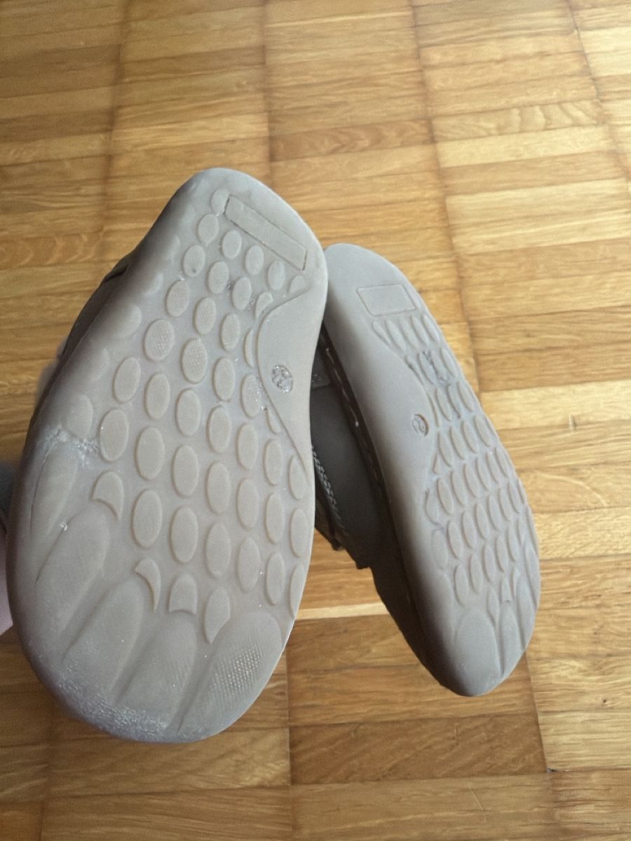 Scarpe per ragazzi: Winterstiefel Gr 24 – Usato da Mönchaltorf venduto da Angel789 2