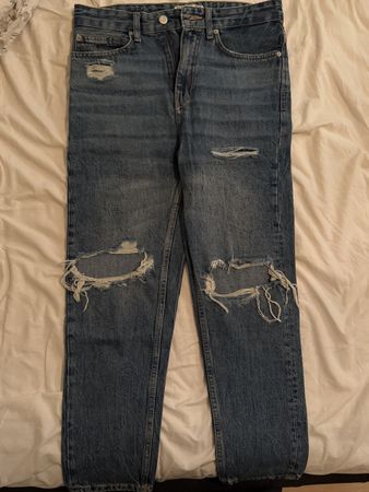 Jeans Pull&Bear Taglia 36 con strappi, come nuovi!