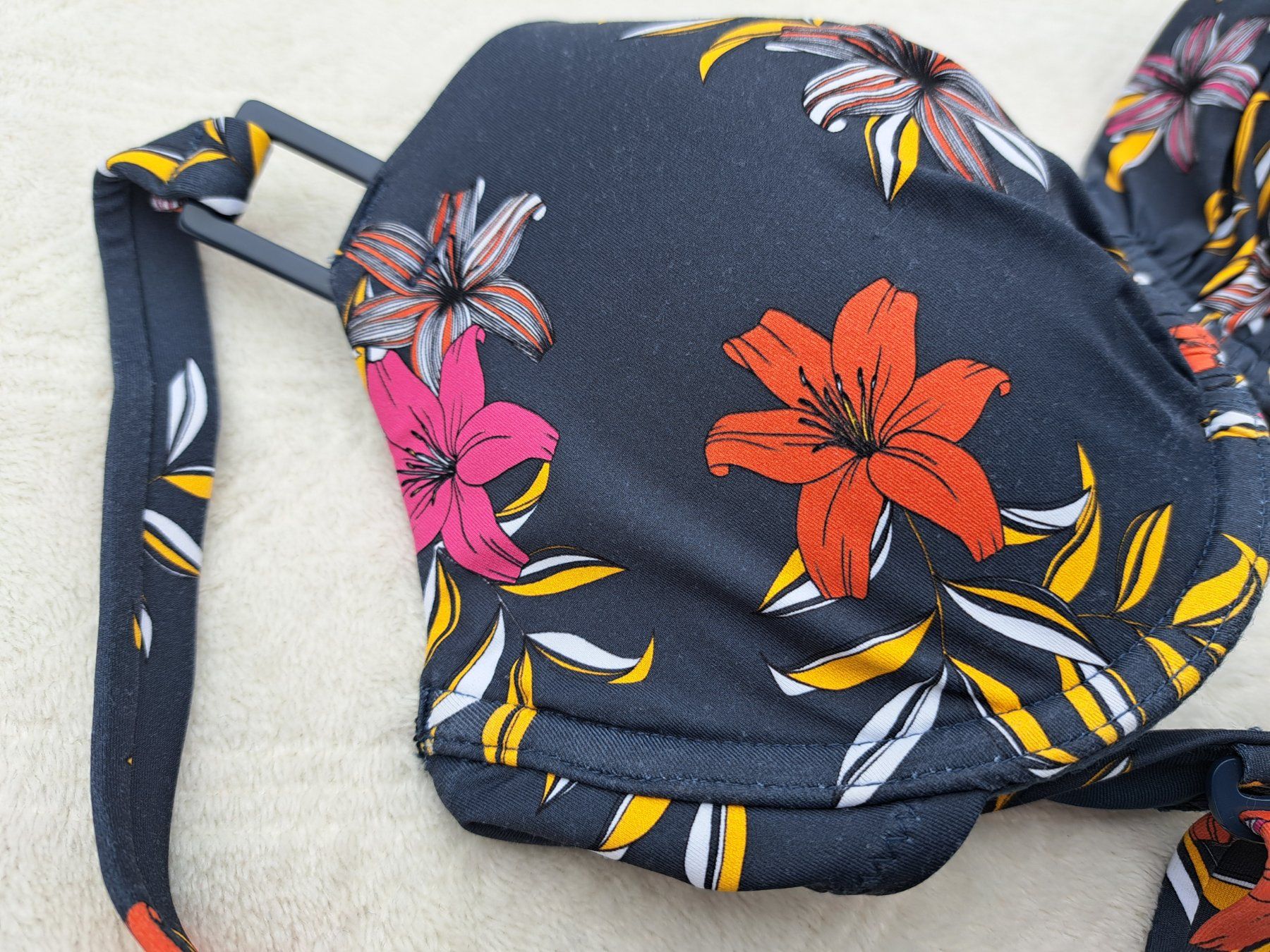 Badekleider & Bikinis: Schöner Bikini-Oberteil Grösse 70D NEU! – Neu (gemäss Beschreibung) aus Gysenstein von joshuas81 1
