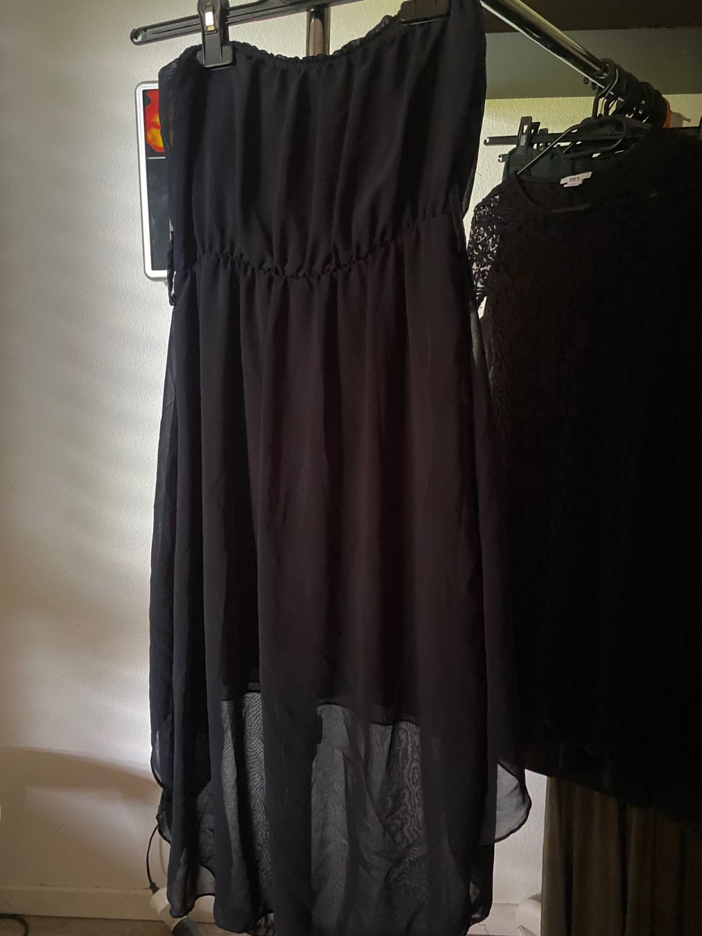 Kleider: Cocktail/Partykleid dunkelblau Grösse S – Gebraucht aus Allenwinden von Obalu 2