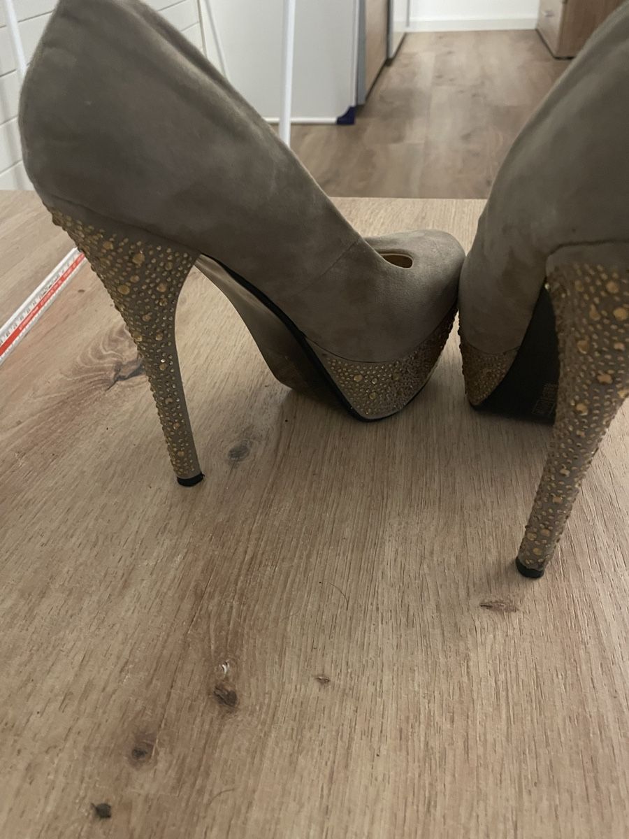 Scarpe da donna: Scarpe Diamantique estive scamosciate 38 – Usato da Dietwil venduto da pao_q5hy 4