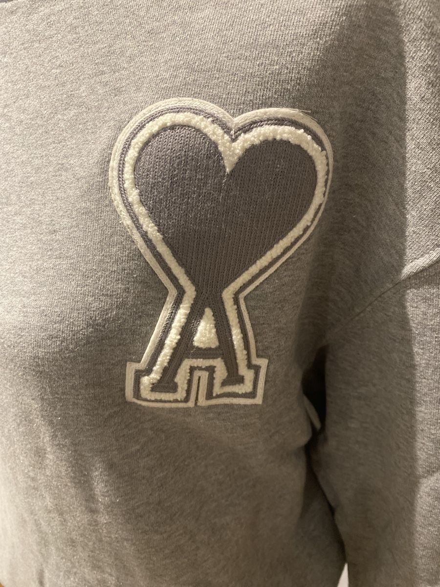 Pulls & Sweat-shirts: Ami Paris Pullover mit grossem "Ami de Cœur" Logo Gr.S – Neuf (Voir description) à Affoltern am Albis par Vsyra 1