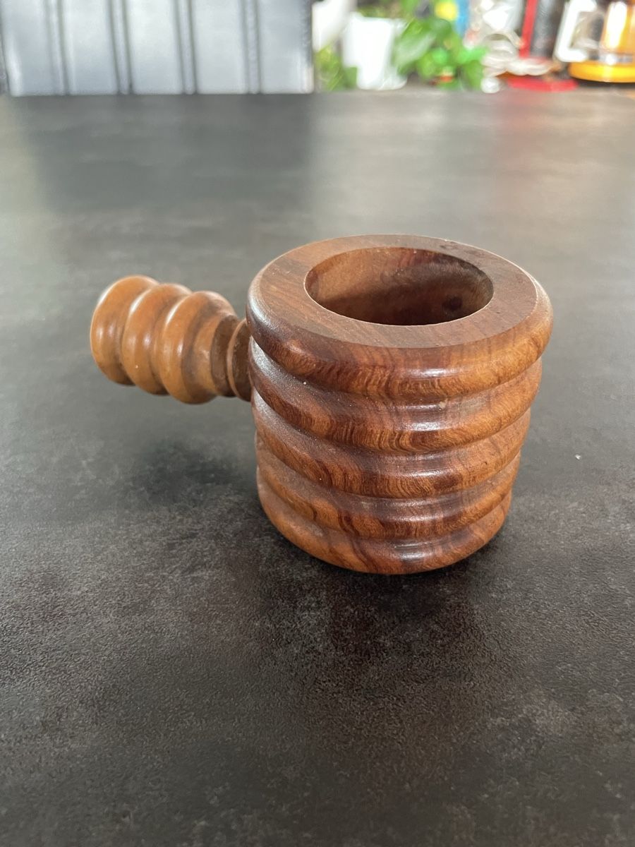 Appareils de cuisine: Ancien Casse-Noix à Vis en Bois – D'occasion à Vallamand par Bricbracbroc82 1