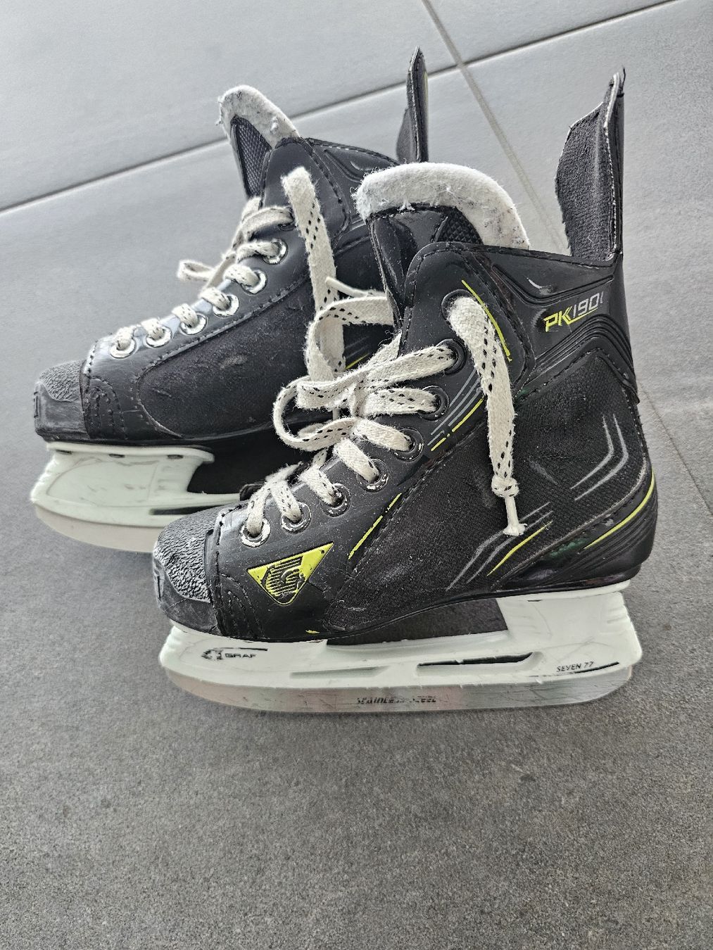 Graf Schlittschuhe: Eishockeyschuhe Grösse 29 2/3 – Gebraucht aus Uznach von 8Cori8