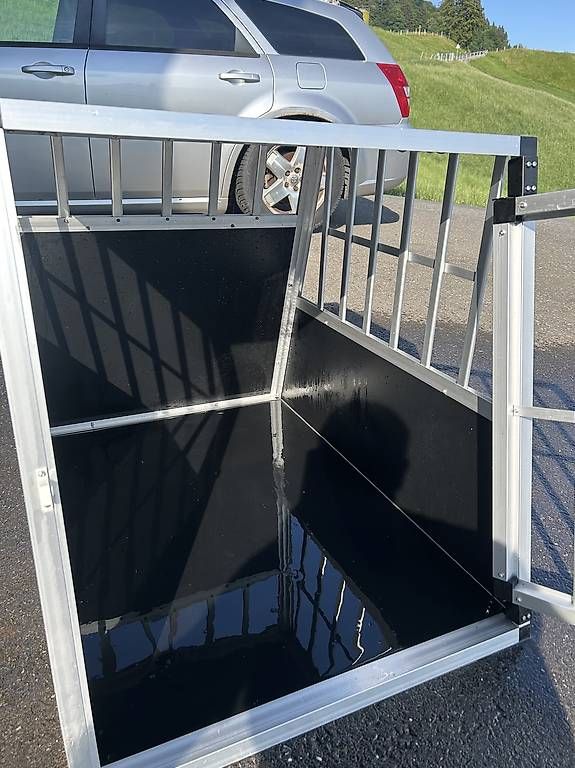 Gabbie, trasporto & Sicurezza: Hundebox – Usato da Schwyz venduto da Las.Vegas.666 2