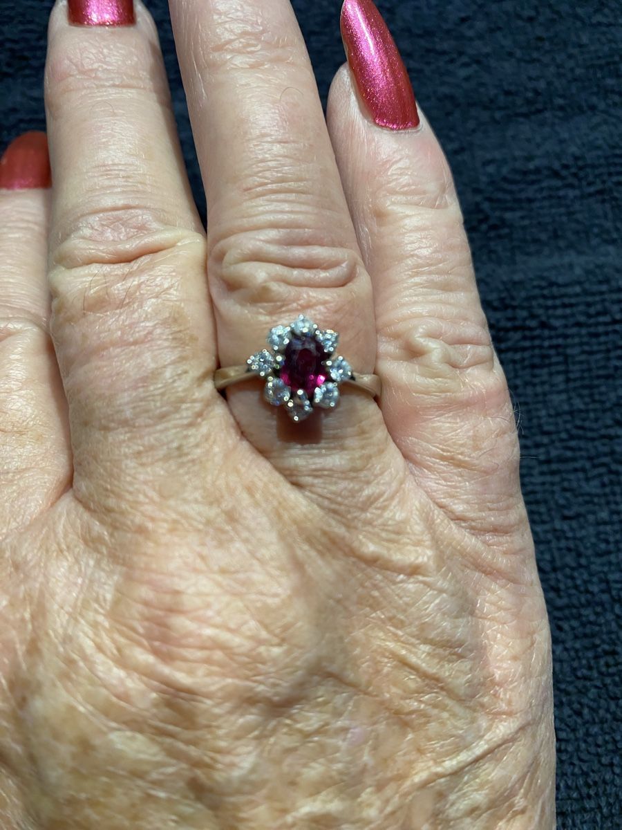 Bagues: Ring Weissgold 750, Rubin mit Brillanten – D'occasion à Suhr par weDie007 2