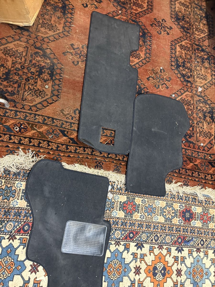 Teppiche / Matten: Vw t3 Velours teppich – Gebraucht aus Remetschwil von Tbieri